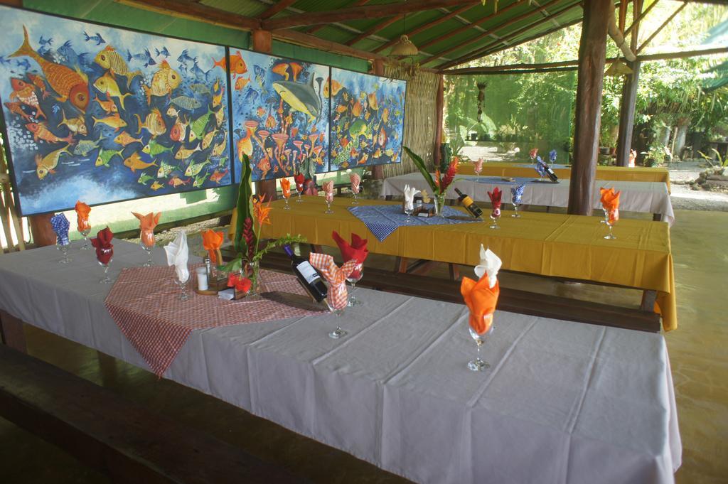 La Leona Eco Lodge Carate Esterno foto