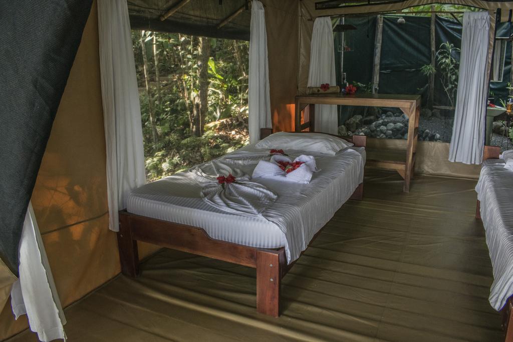 La Leona Eco Lodge Carate Esterno foto