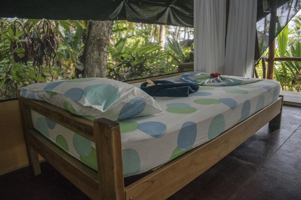 La Leona Eco Lodge Carate Esterno foto