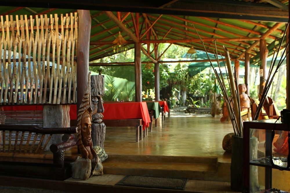 La Leona Eco Lodge Carate Esterno foto